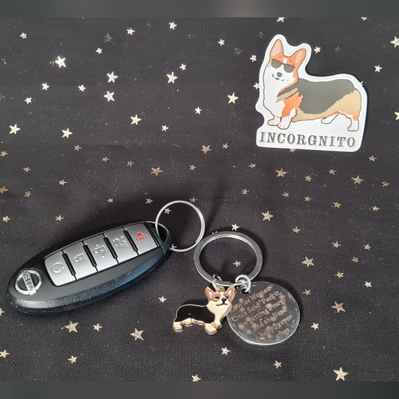 Wise Woman Corgi keychain - Picture 6 of 8